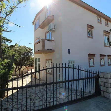 Apartament Mare *